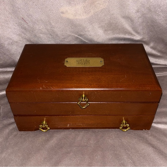 Large Vintage Reed Barton-Eureka Mfg-Wooden Jewelry Box Chest